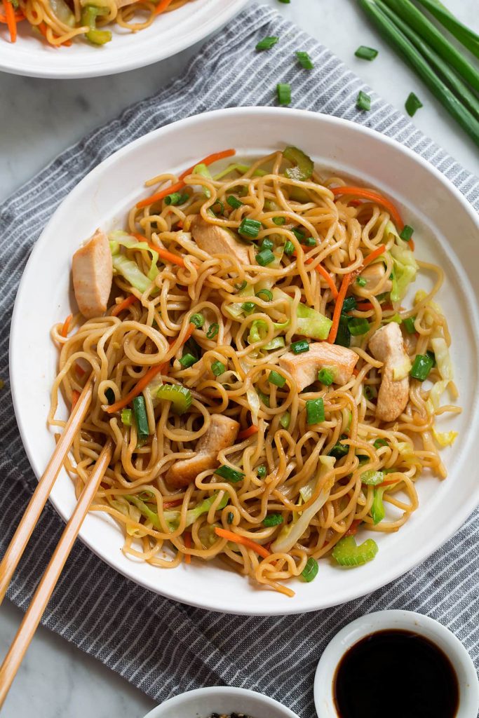 Chicken Chow Mein – Hong Kong Restaurant