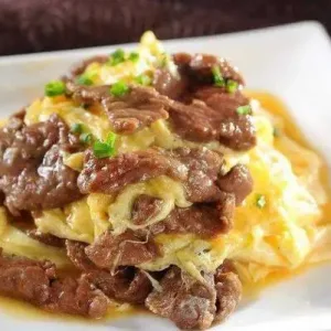 Beef with Scrambled eggs